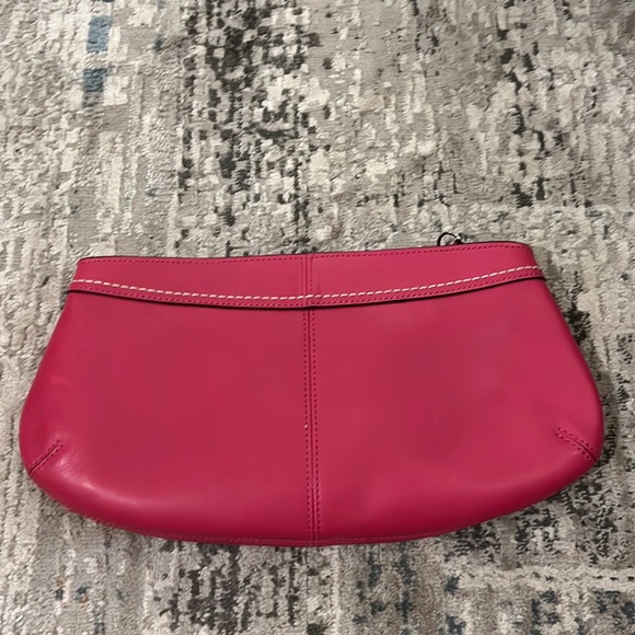 Coach - Clutch- PINK - Picture 3 of 6
